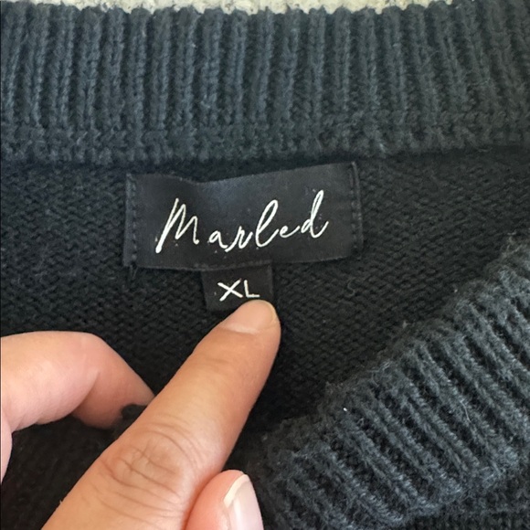 Marled Black Cardigan With Gold Flower Buttons - Picture 2 of 4